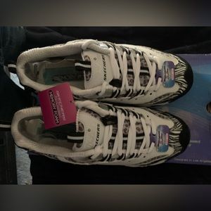 NWT Skechers D’lites, Jungle Adventure, sz 7.5, 11134/WBK